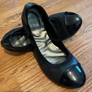 Dexflex comfort black flats